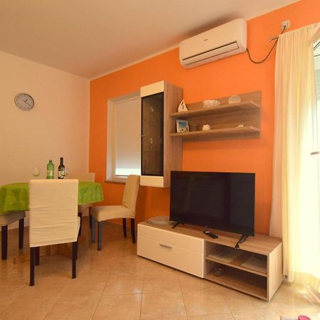 Apartments Cindric Malinska Esterno foto