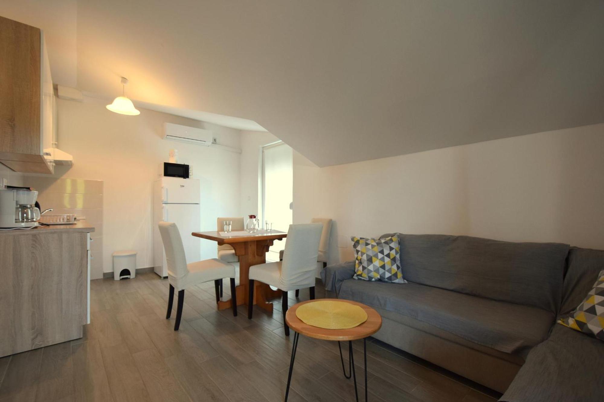 Apartments Cindric Malinska Esterno foto
