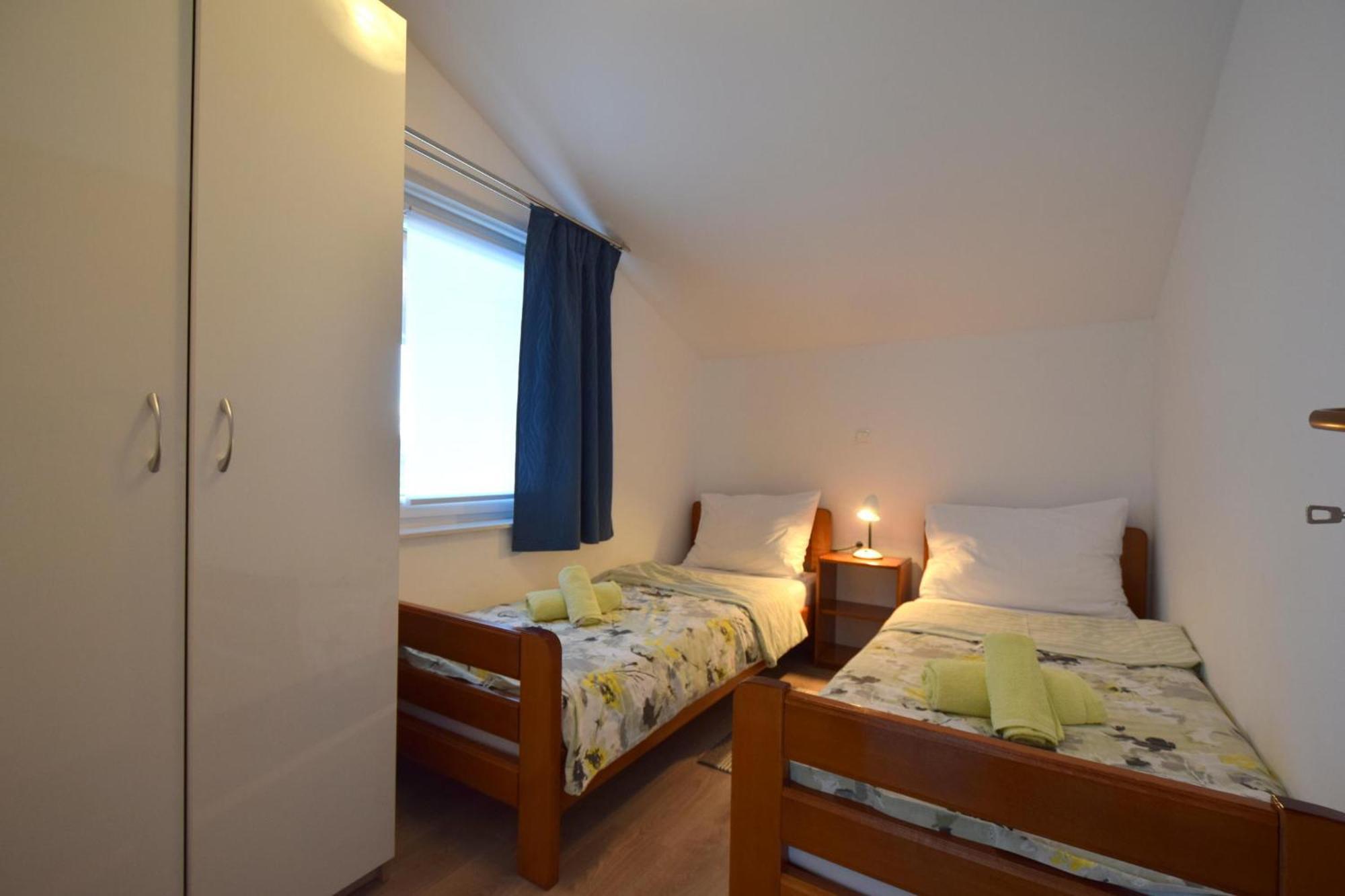 Apartments Cindric Malinska Esterno foto