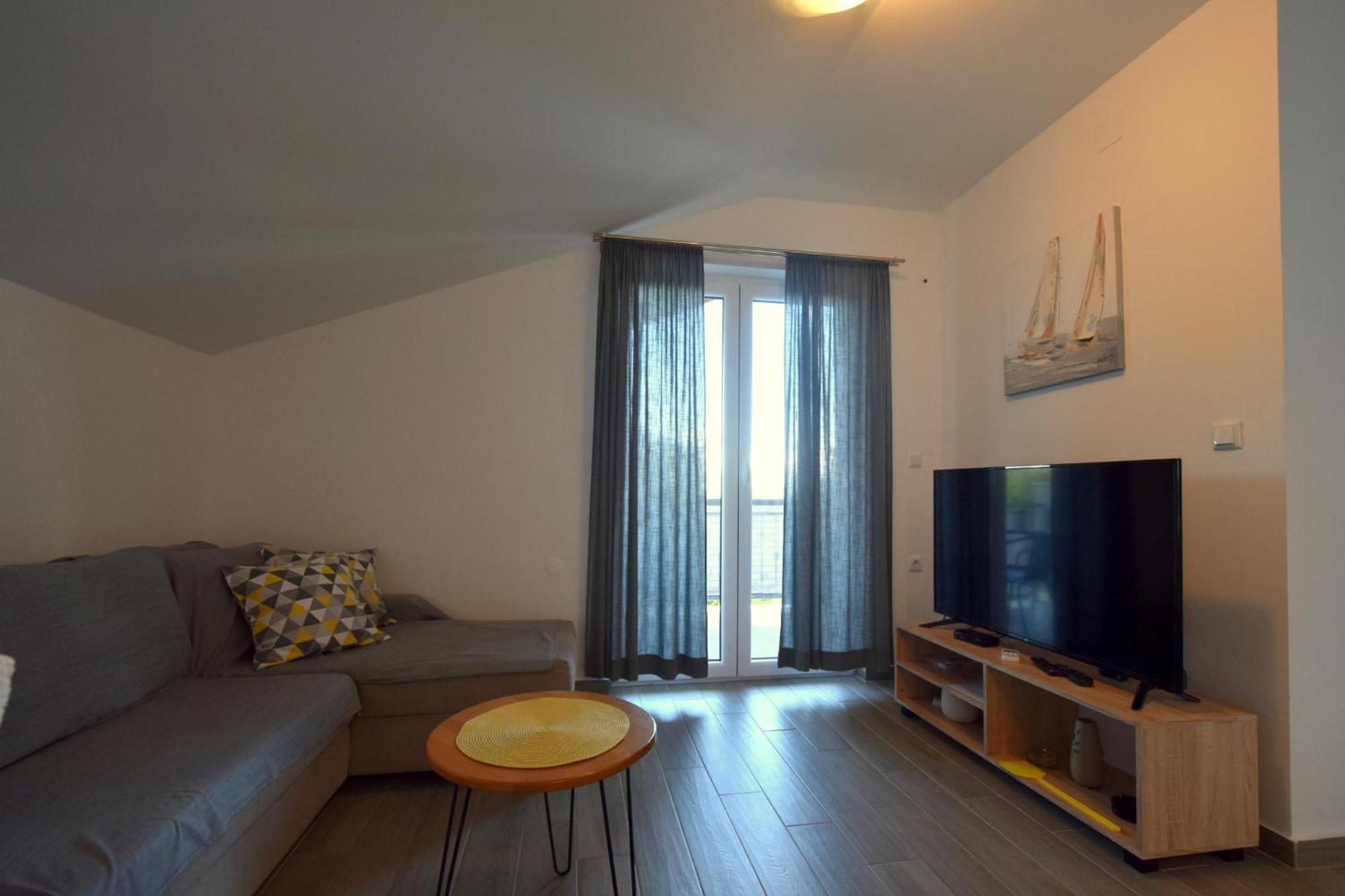 Apartments Cindric Malinska Esterno foto